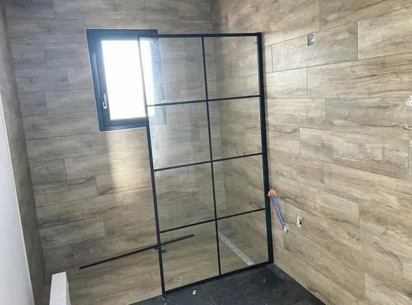 Douche à l'italienne avec verrière